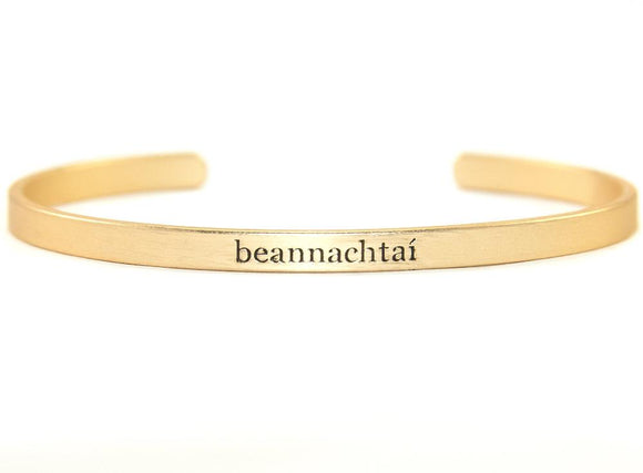 Irish Word Bracelet - beannachtaí (blessings) / goldtone